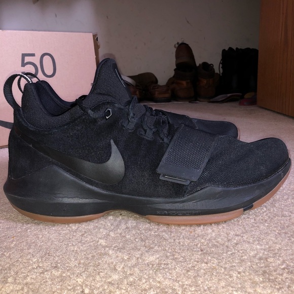 Nike Other - PG 1 SZ 10